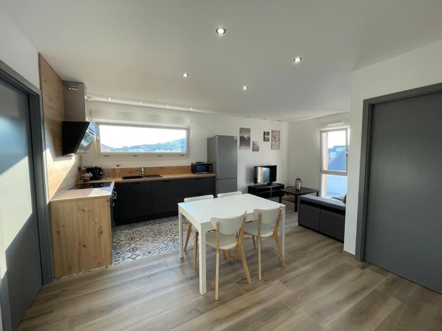 Appartement Climatise Charmes  Екстер'єр фото