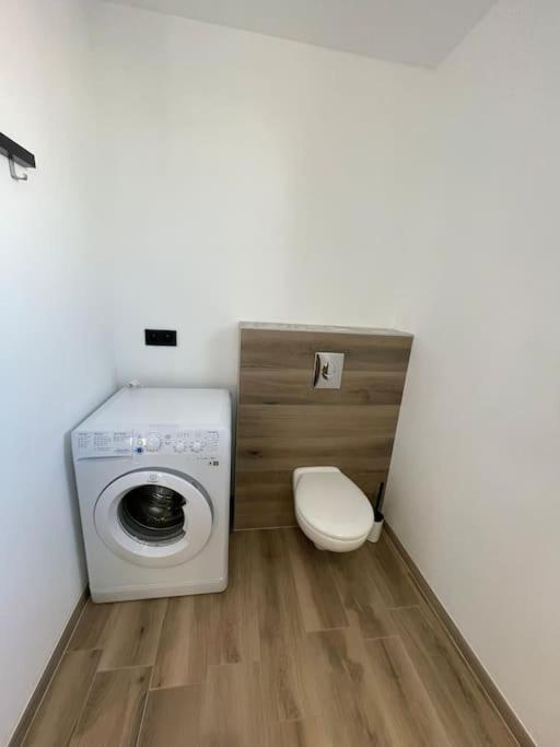 Appartement Climatise Charmes  Екстер'єр фото